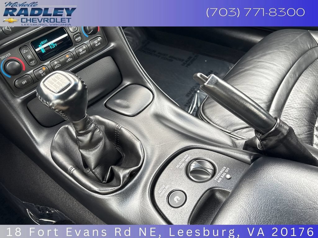 Used 2004 Chevrolet Corvette Convertible w/ Preferred Equipment Group RWD image 21