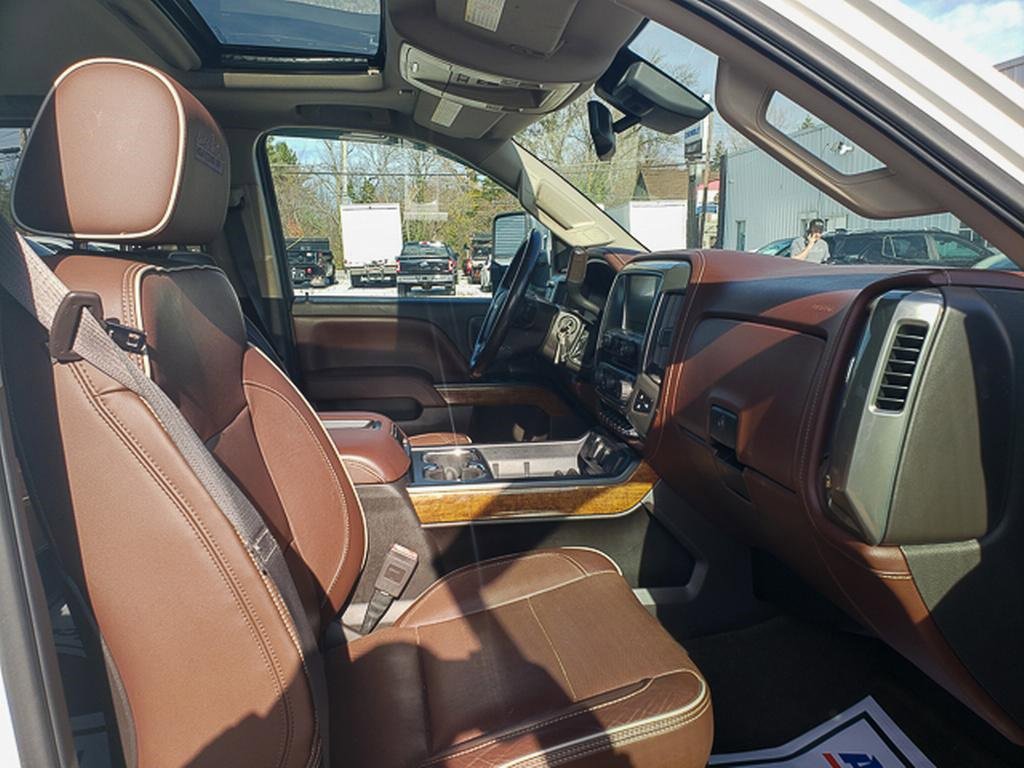 Used 2015 Chevrolet Silverado 3500 High Country w/ Duramax Plus Package image 31