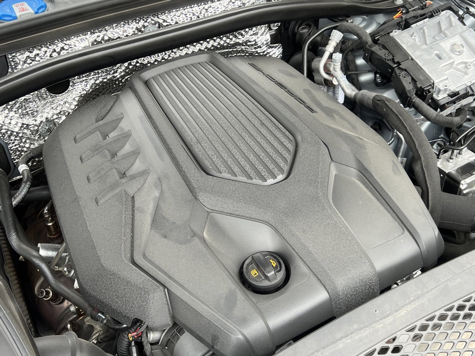 Certified 2025 Porsche Macan image 35