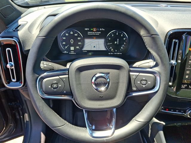 Used 2022 Volvo XC40 T5 R-Design AWD/4WD image 15