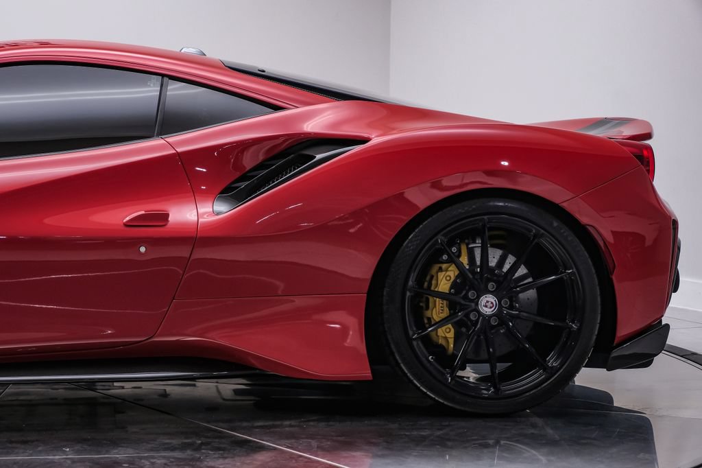 Used 2019 Ferrari 488 Pista Coupe RWD image 13