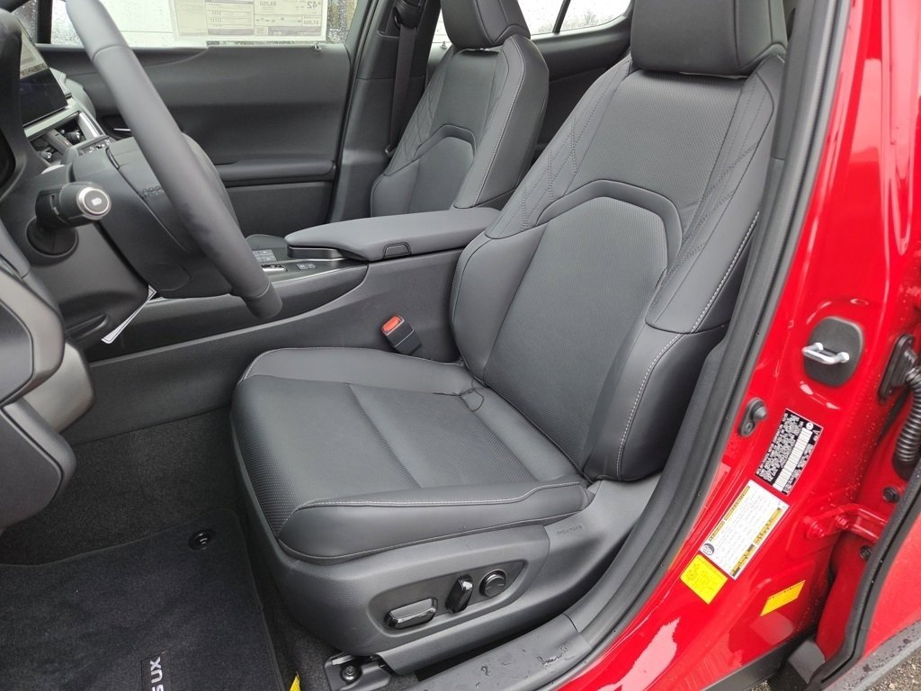 New 2025 Lexus UX 300h AWD image 6