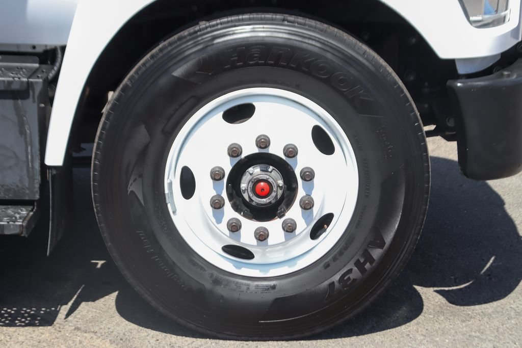 Used 2017 Ford F750 2WD Regular Cab Super Duty image 40