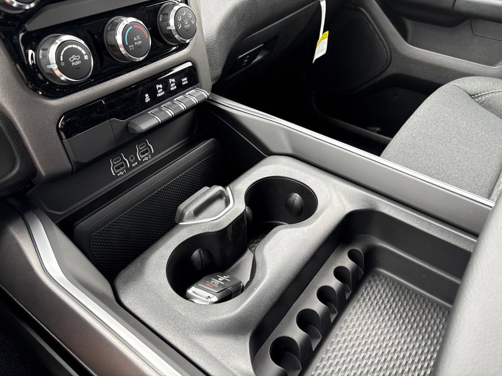 New 2026 RAM 1500 Express AWD/4WD image 18