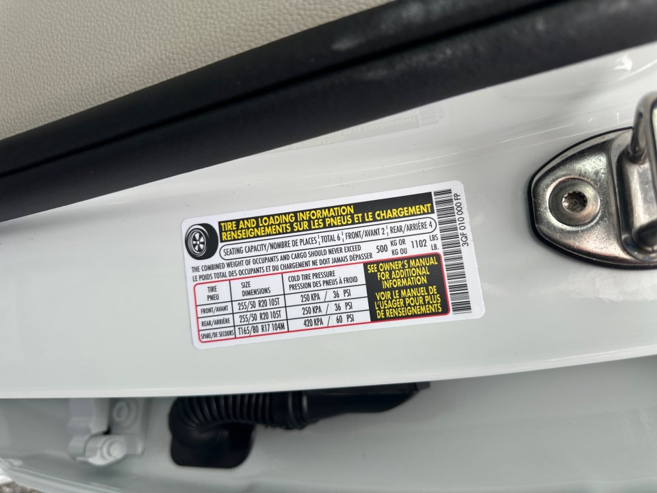 Used 2025 Volkswagen Atlas SE AWD/4WD image 35