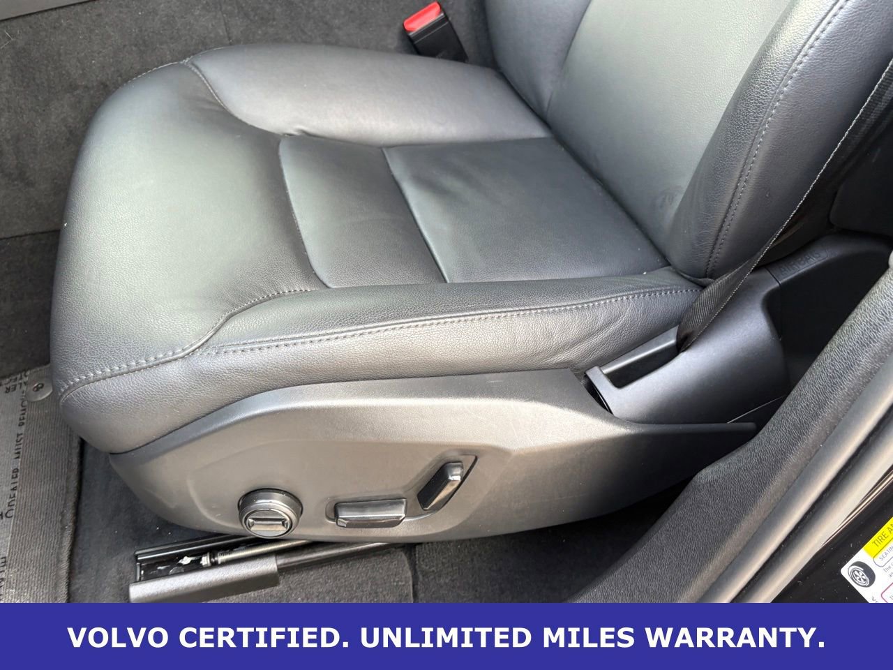 Certified 2025 Volvo XC60 B5 Core AWD/4WD image 30