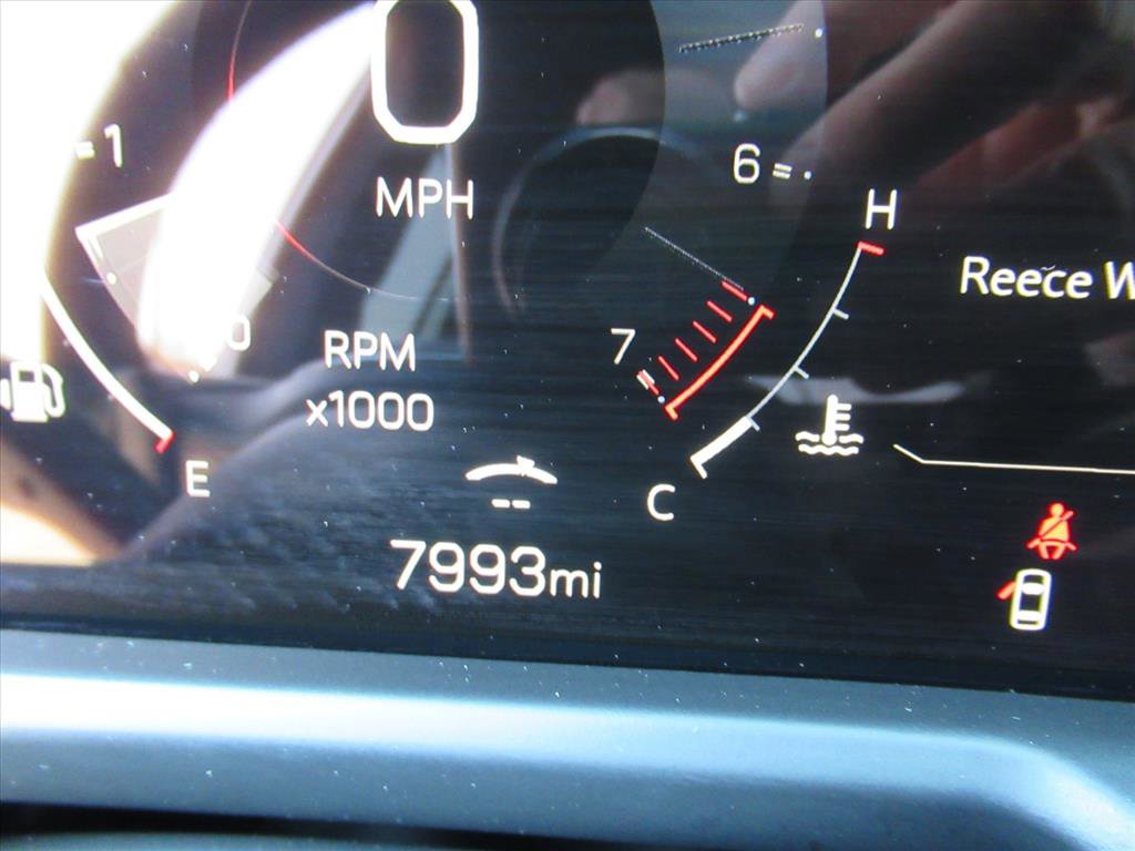 Used 2025 GMC Acadia Elevation image 26