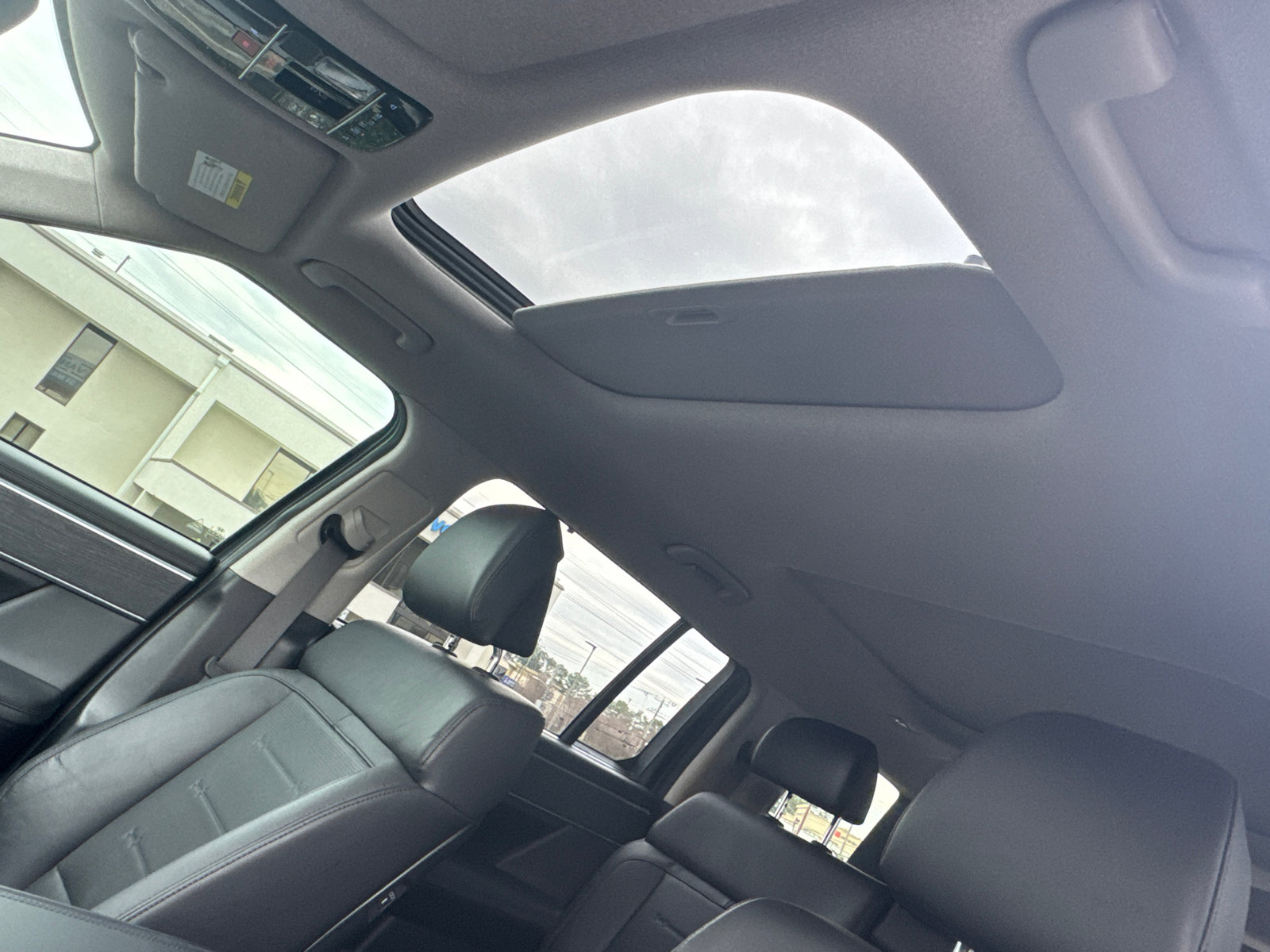 Used 2025 Hyundai Santa Fe Limited image 33