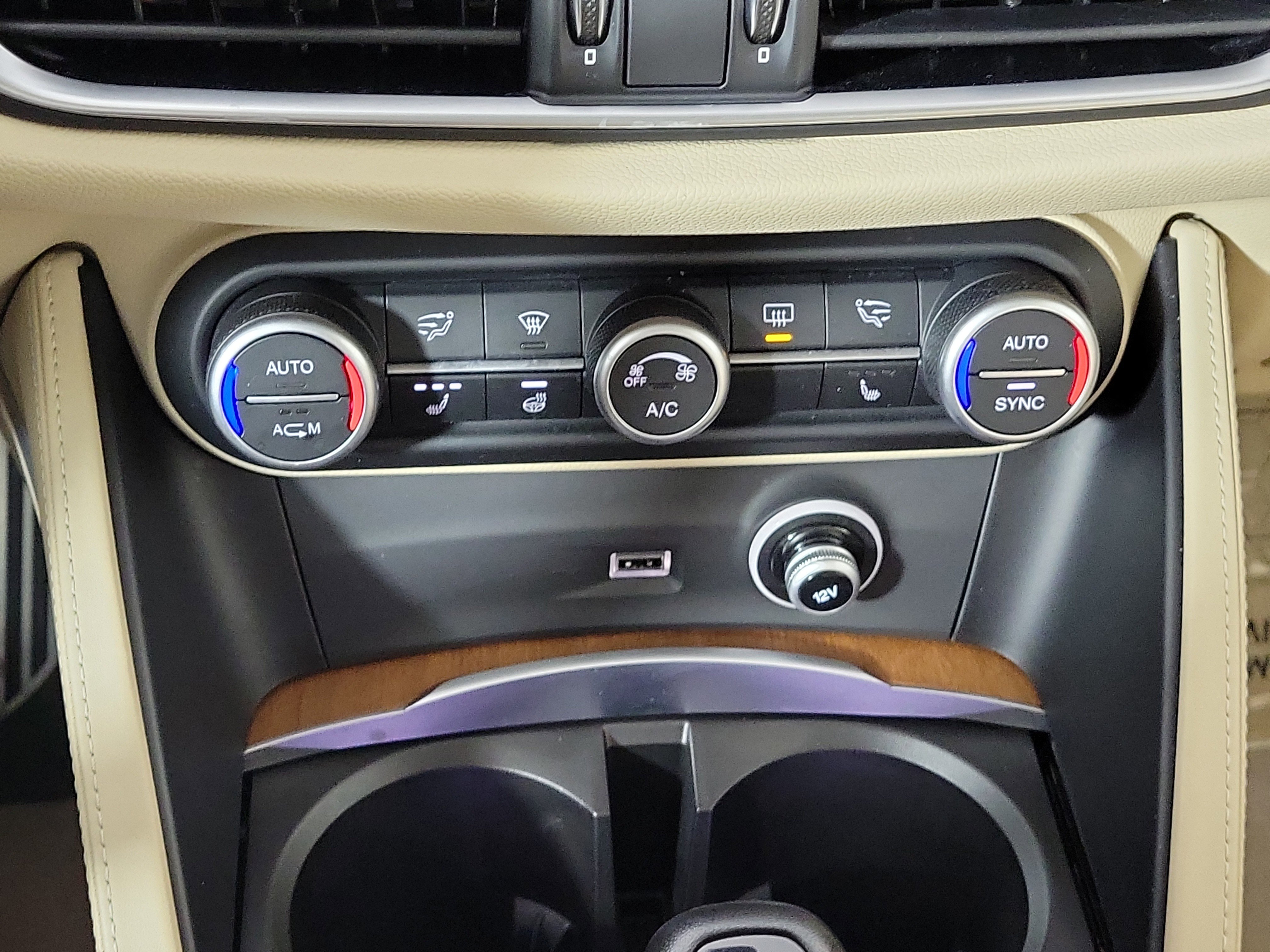 Used 2019 Alfa Romeo Stelvio Ti Lusso w/ Quick Order Package 22X Lusso image 21