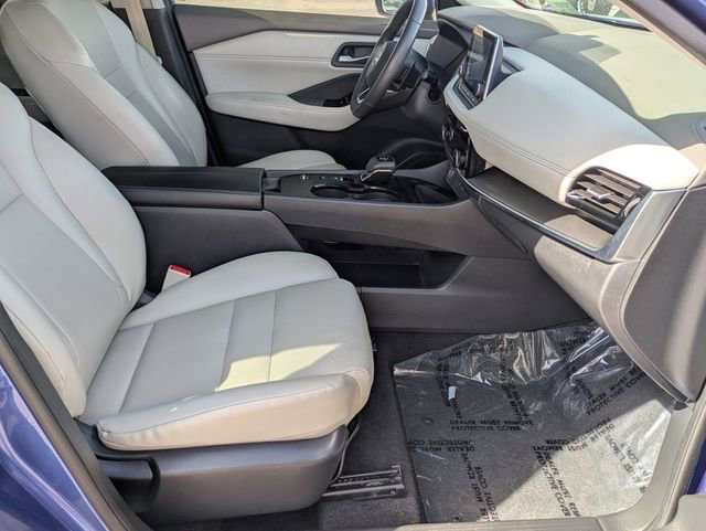 Used 2022 Nissan Rogue SV w/ SV Premium Package image 32