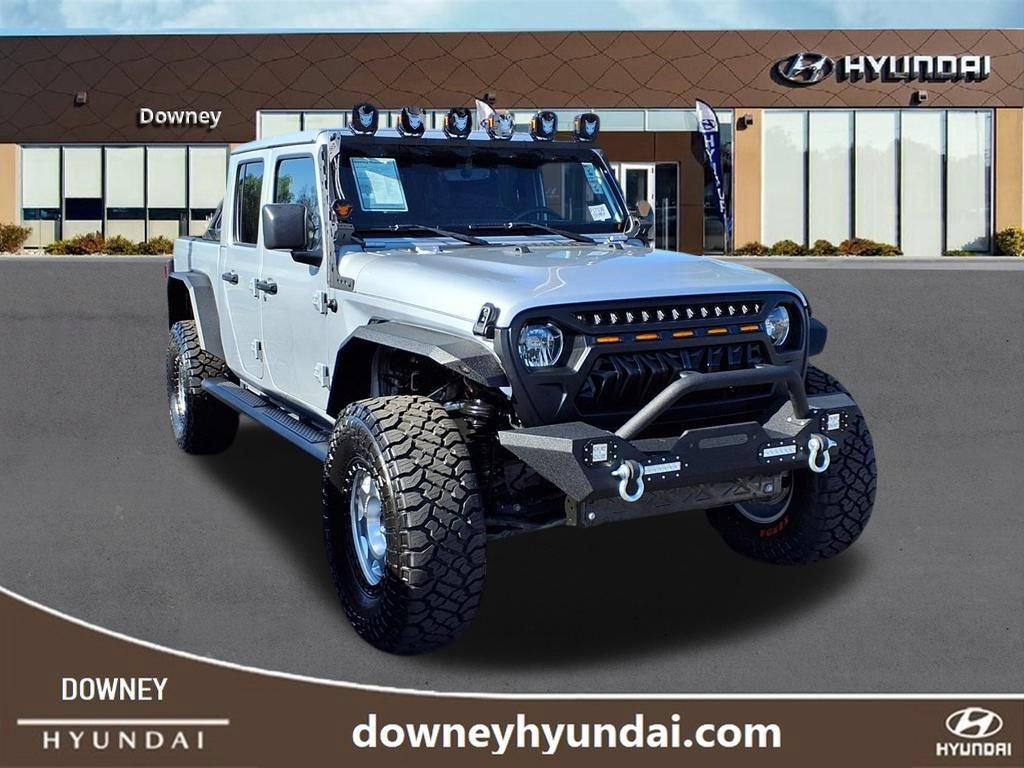 Used 2023 Jeep Gladiator Overland AWD/4WD image 3