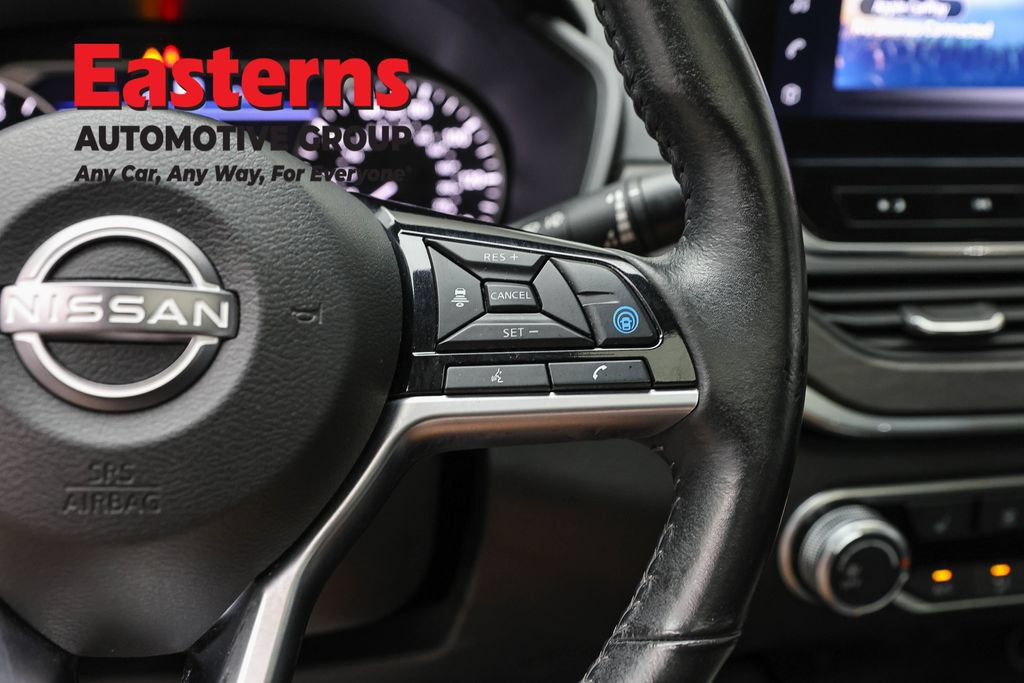 Used 2023 Nissan Altima 2.5 SV w/ SV Premium Package AWD/4WD image 16