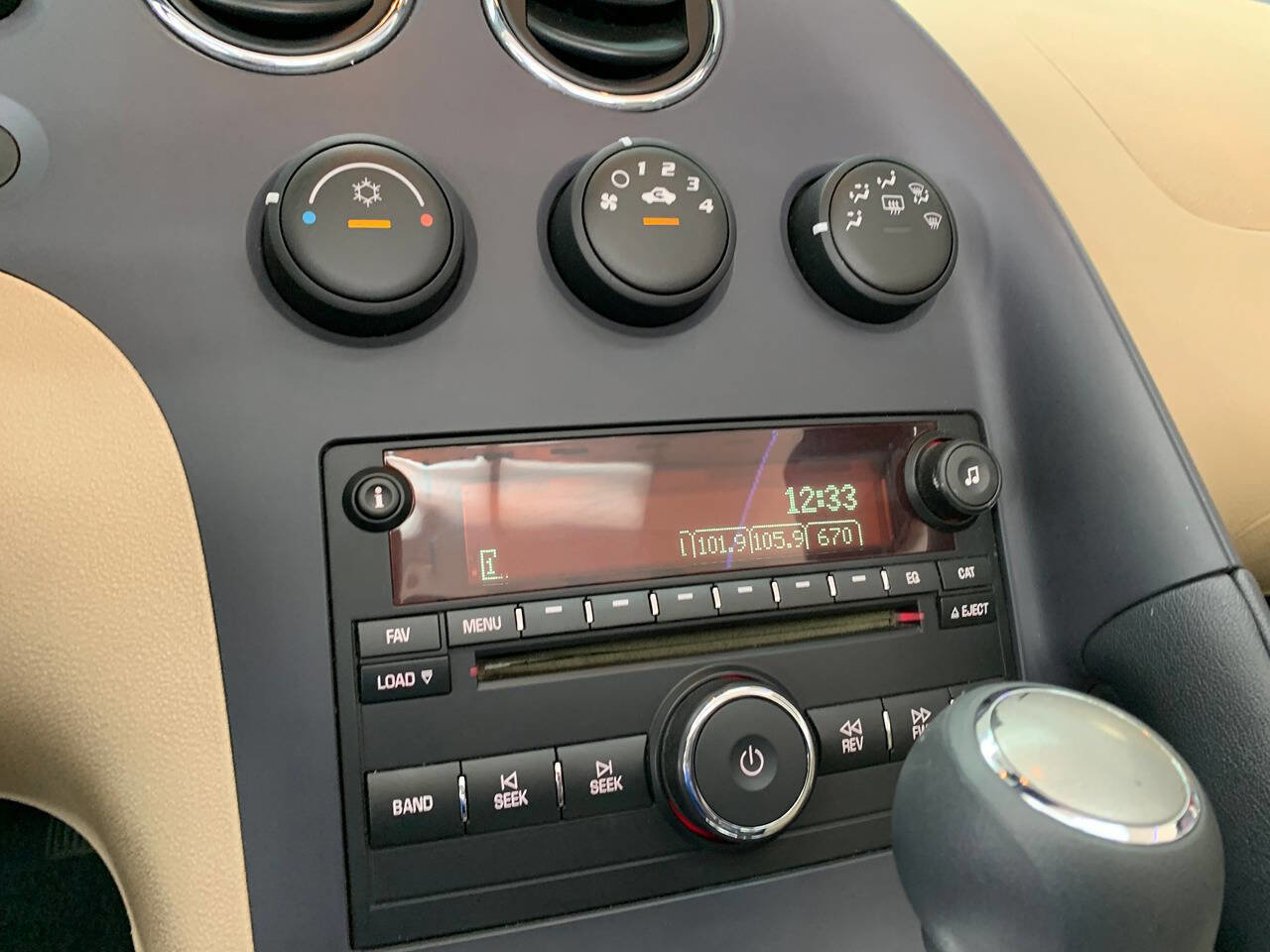 Used 2007 Pontiac Solstice Convertible w/ Premium Package RWD image 13