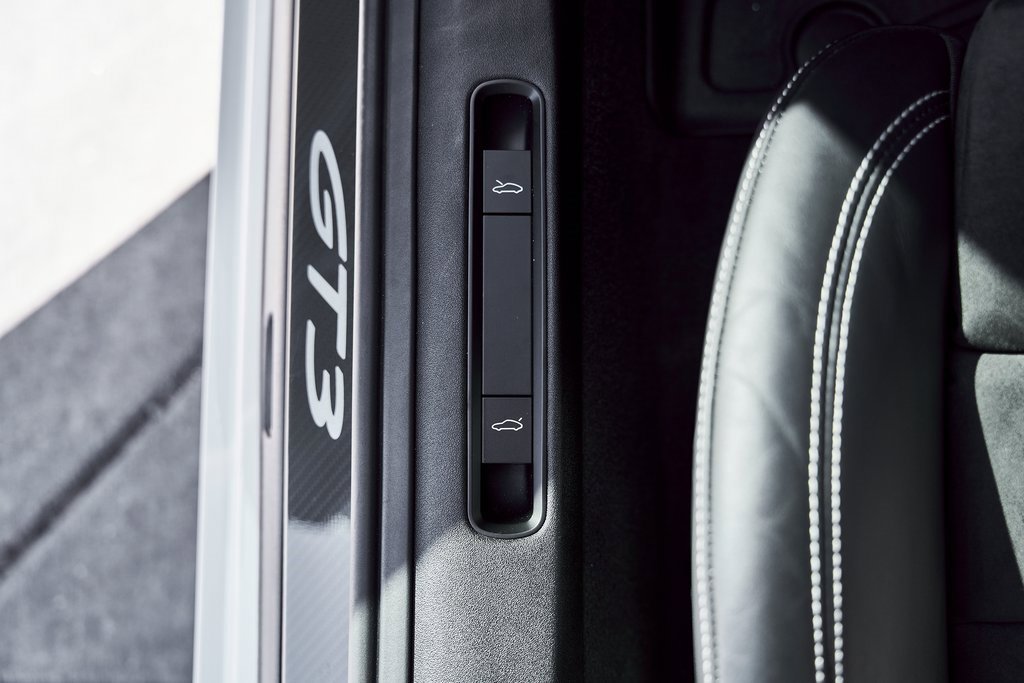 Used 2022 Porsche 911 GT3 image 33