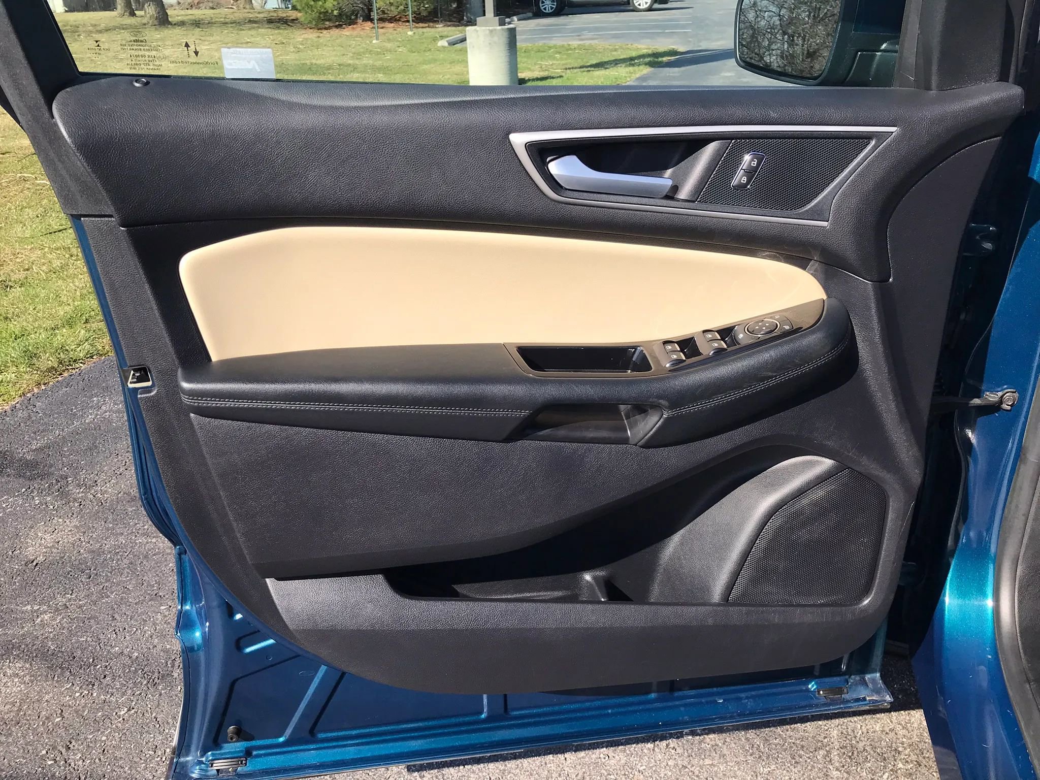 Used 2020 Ford Edge SEL w/ Cold Weather Package image 12