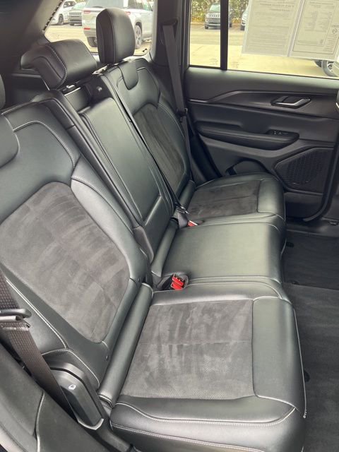 Certified 2024 Jeep Grand Cherokee Altitude AWD/4WD image 14