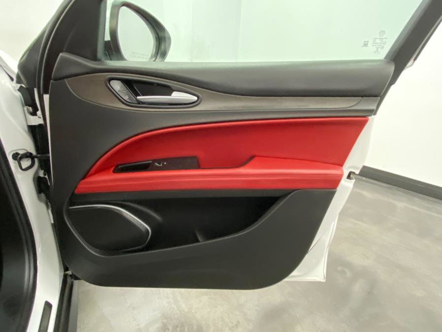 Used 2019 Alfa Romeo Stelvio Ti image 49