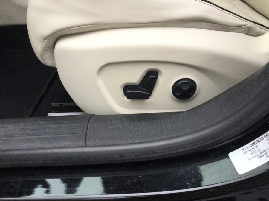 Used 2015 Chrysler 200 C w/ Navigation & Sound Group I image 13