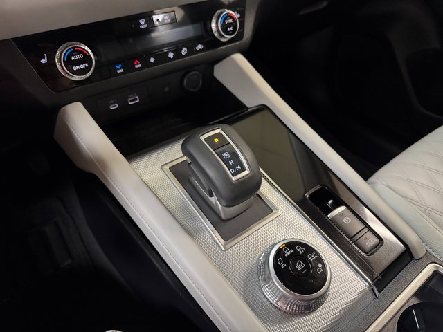 Used 2022 Mitsubishi Outlander SEL image 18