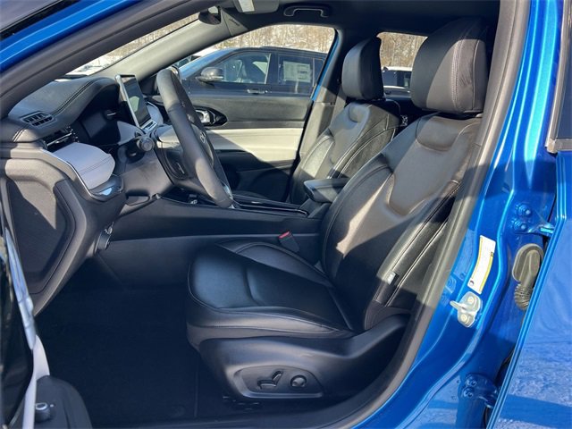 Used 2024 Jeep Compass Limited image 15