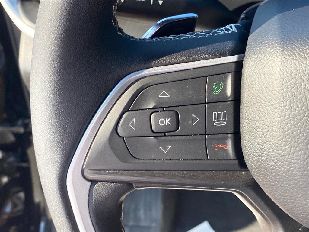 Used 2024 Jeep Grand Cherokee L Altitude AWD/4WD image 18