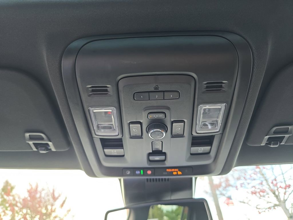 Certified 2024 Chevrolet Suburban RST image 22