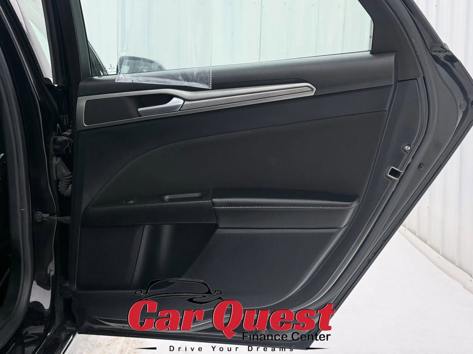 Used 2020 Ford Fusion SE image 15