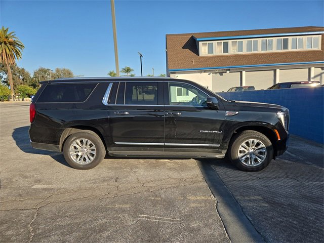 Used 2025 GMC Yukon XL Denali image 2