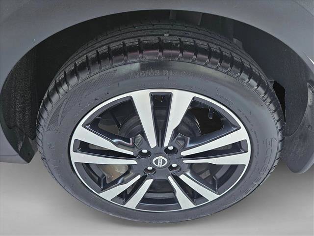 Used 2018 Nissan Kicks SR FWD image 22