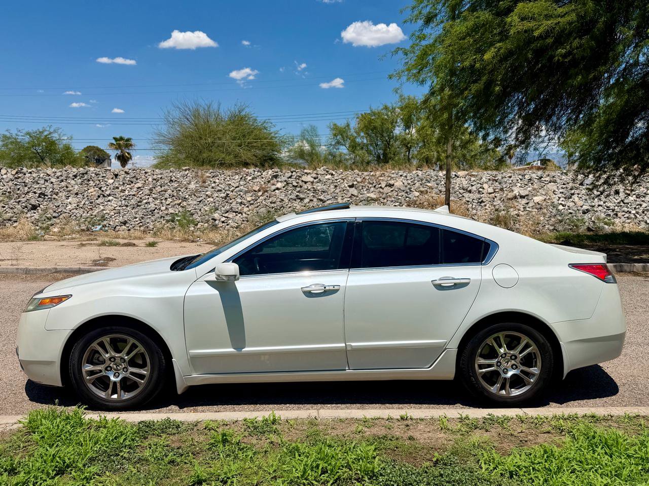 Used 2009 Acura TL w/ Technology Package FWD image 2