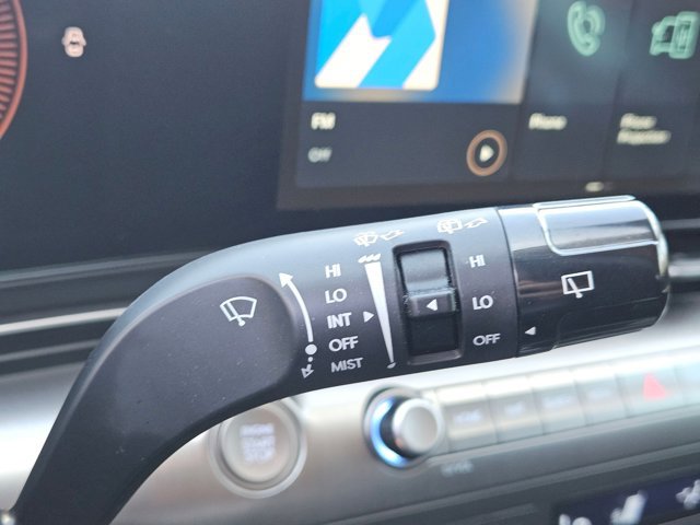 Certified 2025 Hyundai Kona SEL image 18