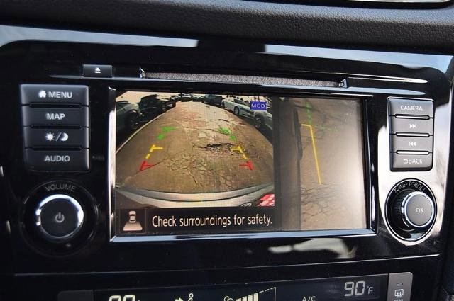 Used 2020 Nissan Rogue SV w/ Premium Package image 17