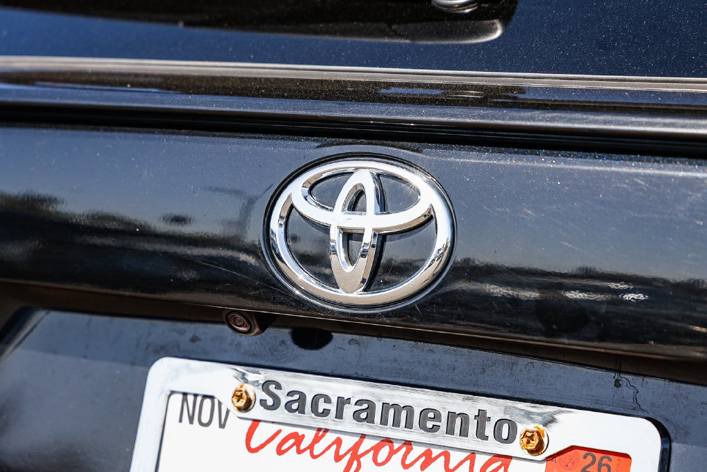Used 2022 Toyota RAV4 XLE AWD/4WD image 15