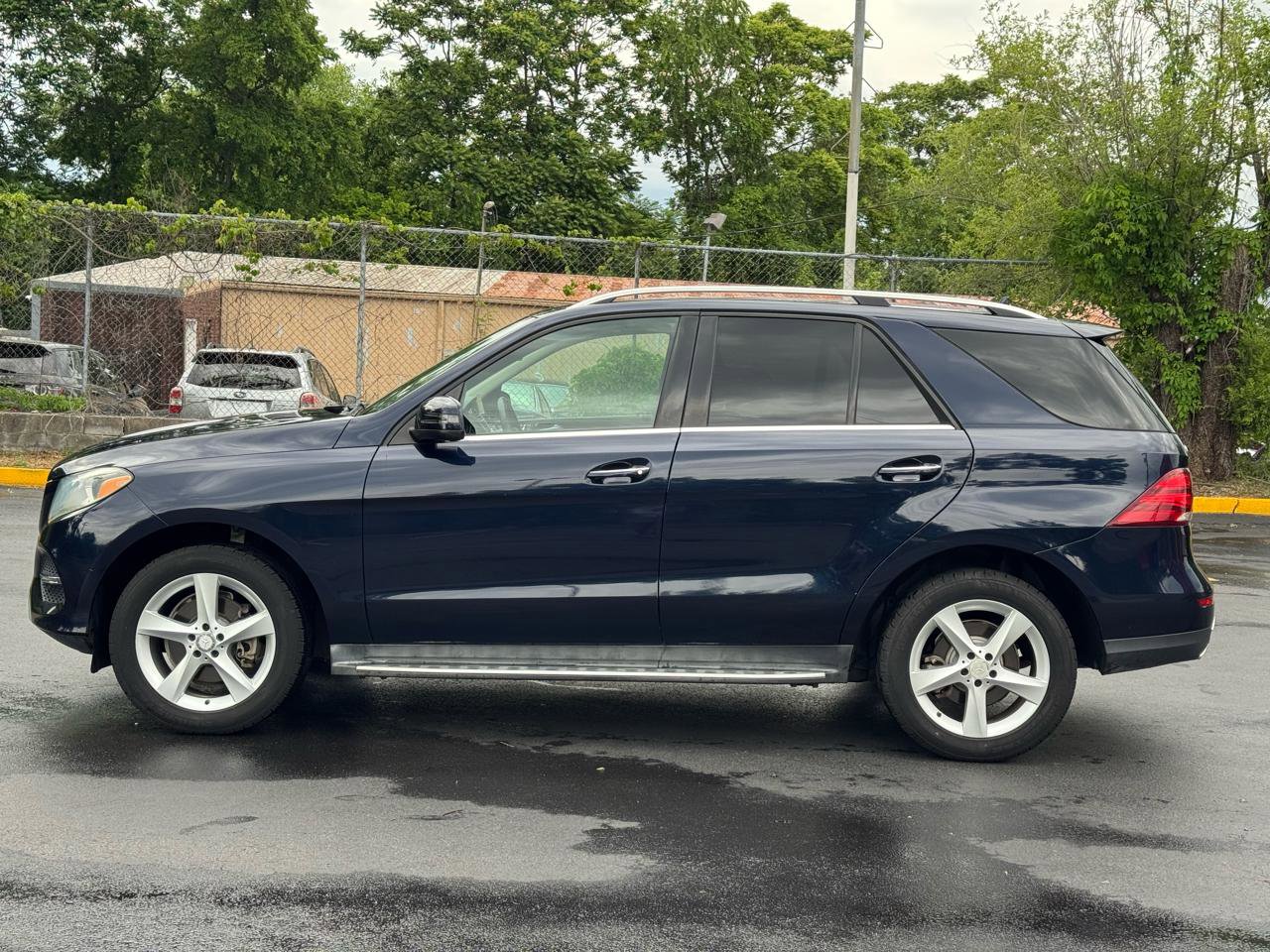 Used 2016 Mercedes-Benz GLE 350 w/ Premium Package image 9