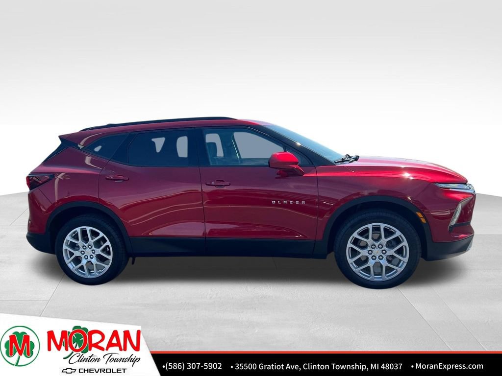 Used 2024 Chevrolet Blazer LT w/ Convenience Package FWD image 8