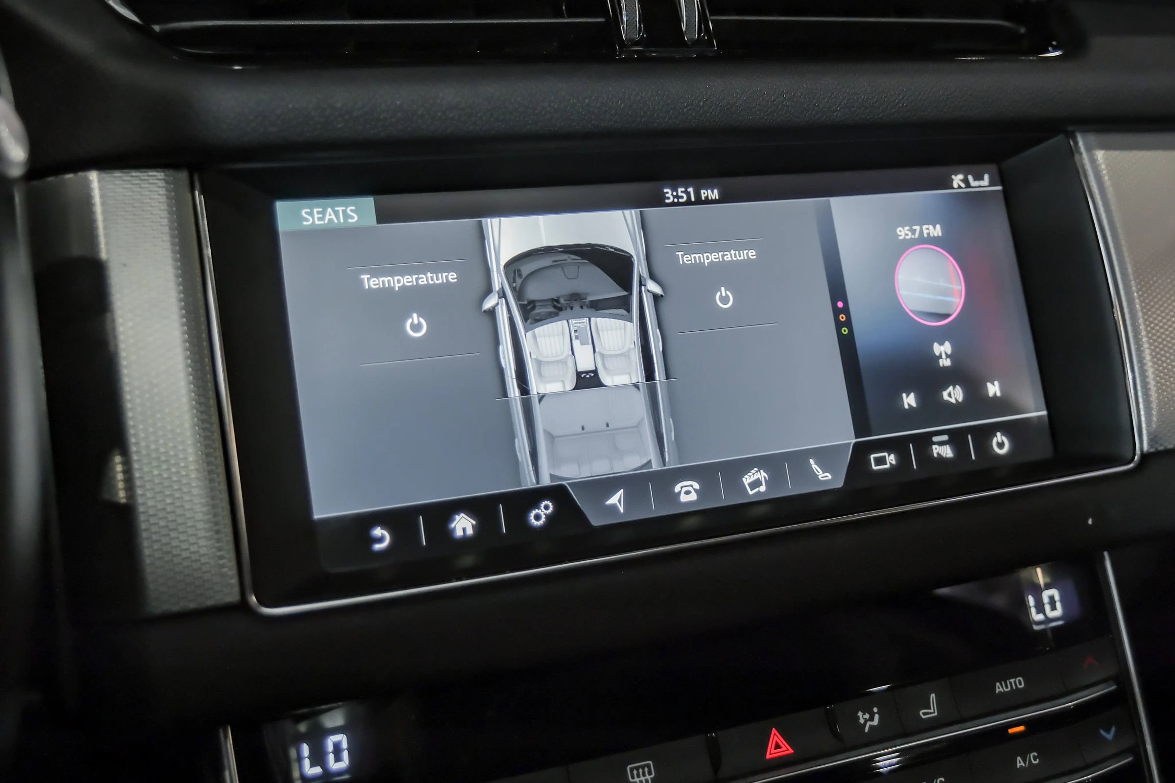 Used 2020 Jaguar XF Prestige RWD image 29