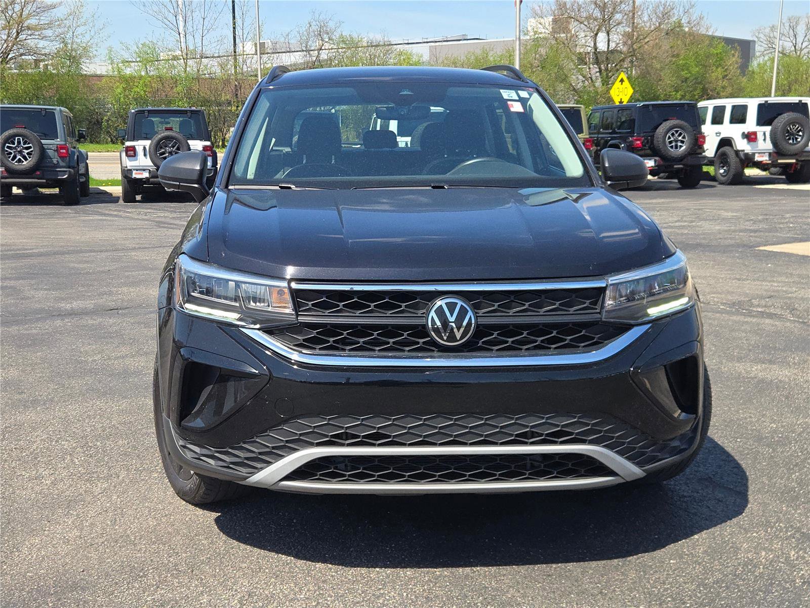 Used 2024 Volkswagen Taos S FWD image 4