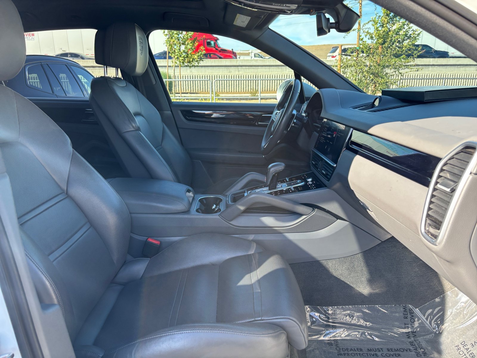 Used 2020 Porsche Cayenne S AWD/4WD image 18