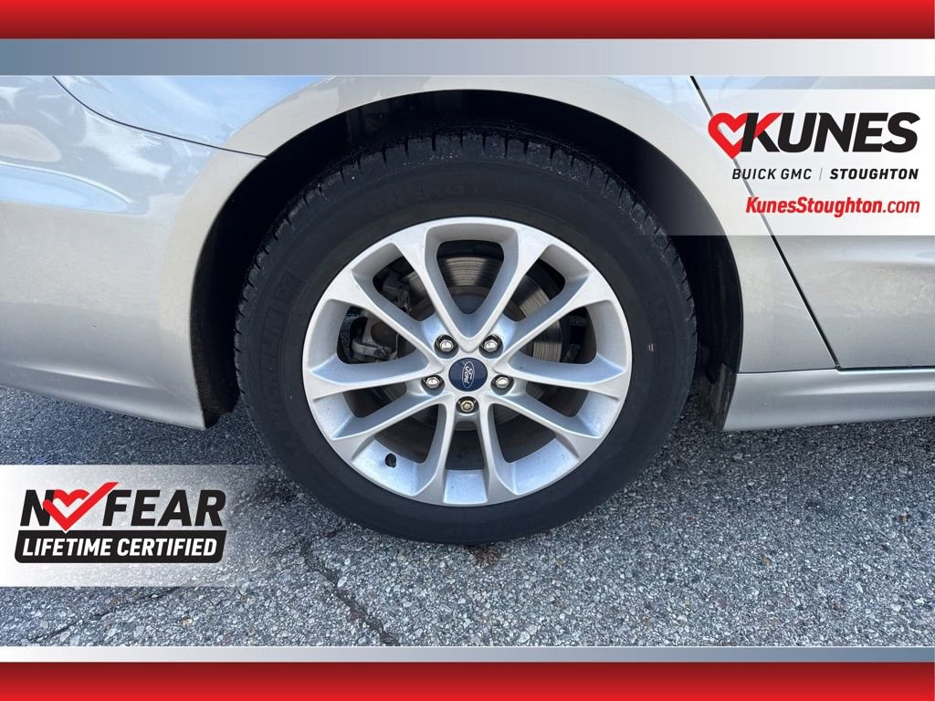 Used 2020 Ford Fusion SE image 13