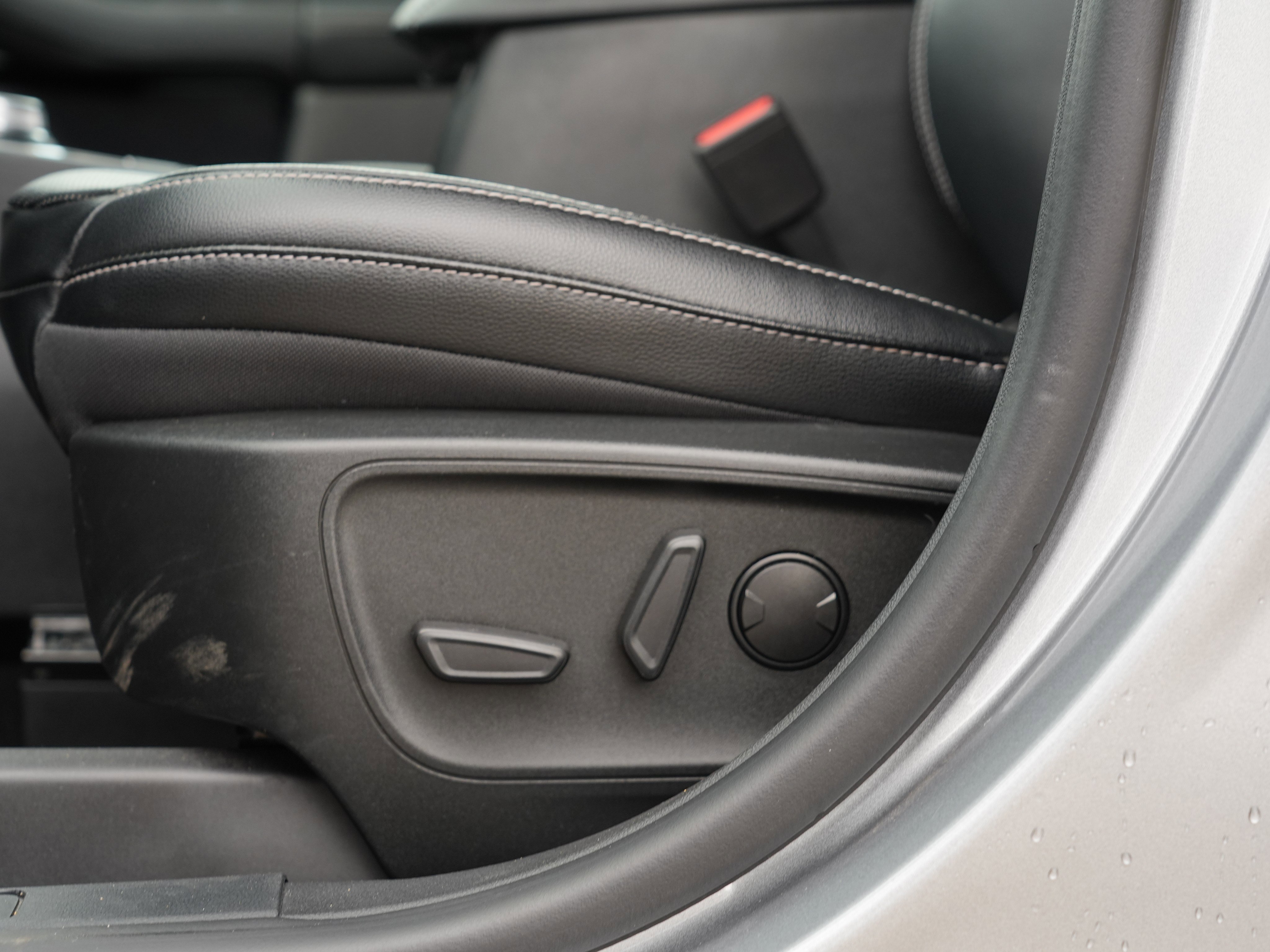 Used 2022 Ford Escape SEL image 19