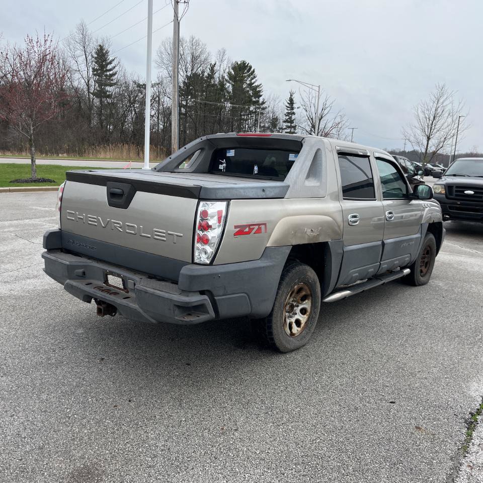 Used 2003 Chevrolet Avalanche 4x4 w/ Suspension Package, Off-Road image 11