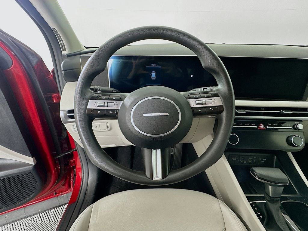 Certified 2025 Hyundai Tucson SEL FWD image 11