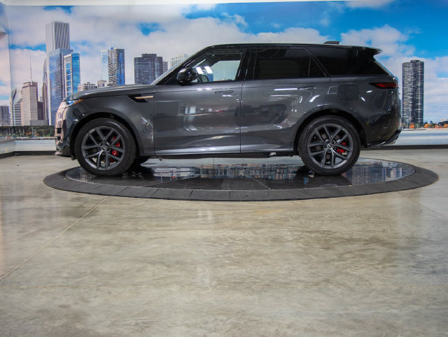 Used 2025 Land Rover Range Rover Sport Dynamic SE AWD/4WD image 6