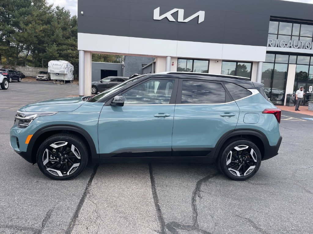 Used 2025 Kia Seltos SX AWD/4WD image 2