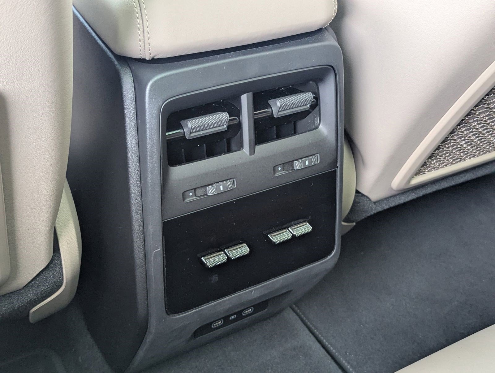 Used 2024 Porsche Macan 4 Electric image 20