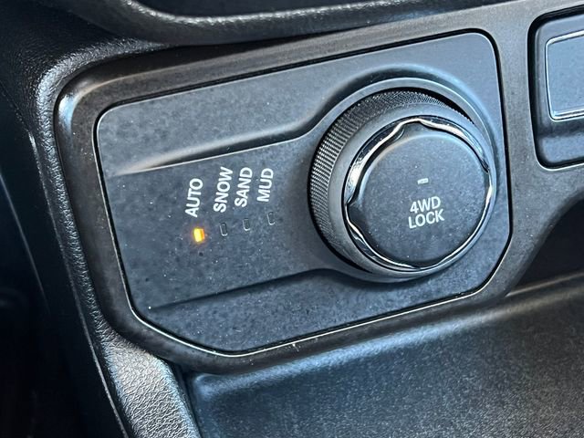 Used 2023 Jeep Renegade Latitude image 25