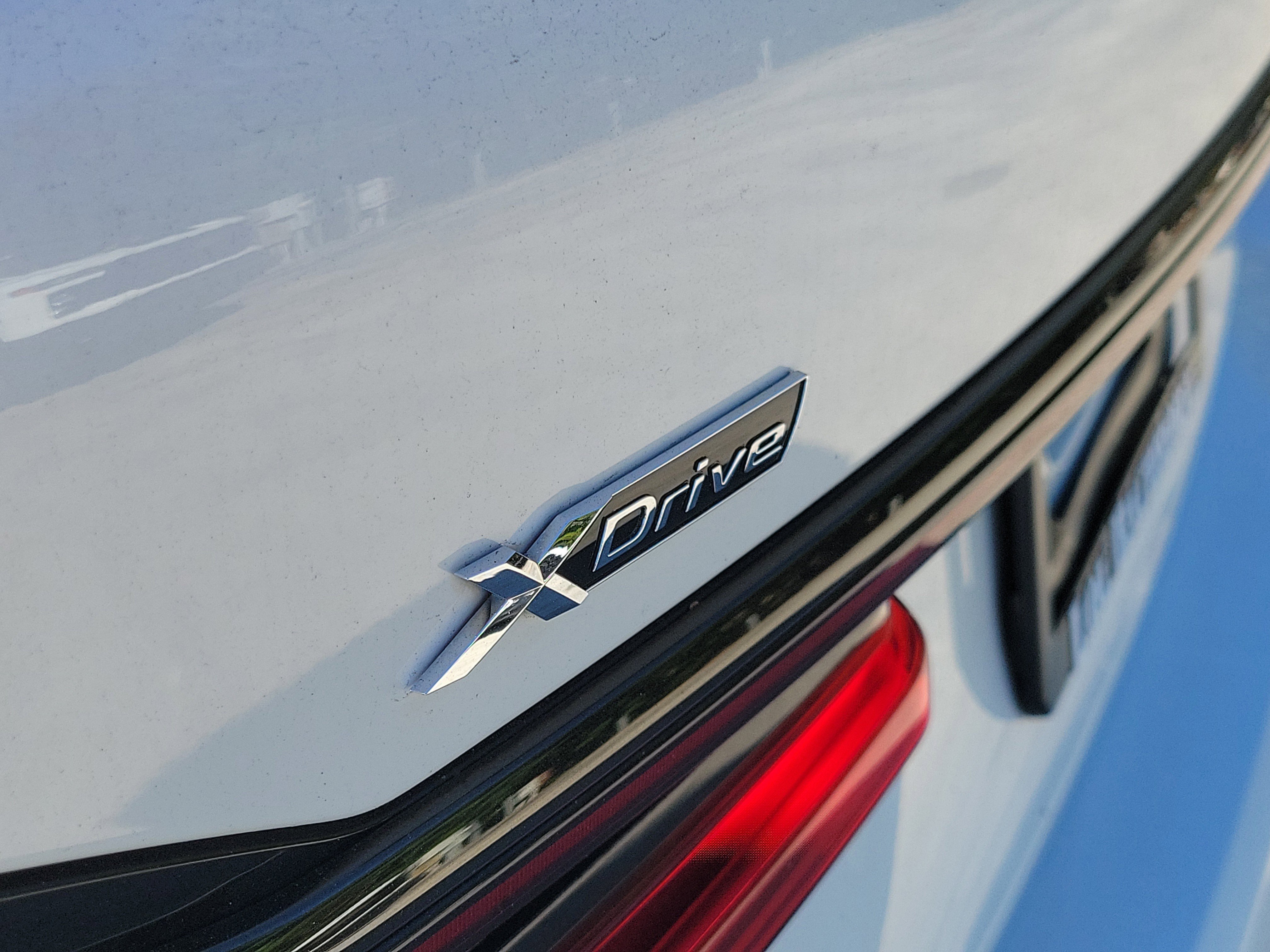 Used 2021 BMW 750i xDrive w/ M Sport Package image 11