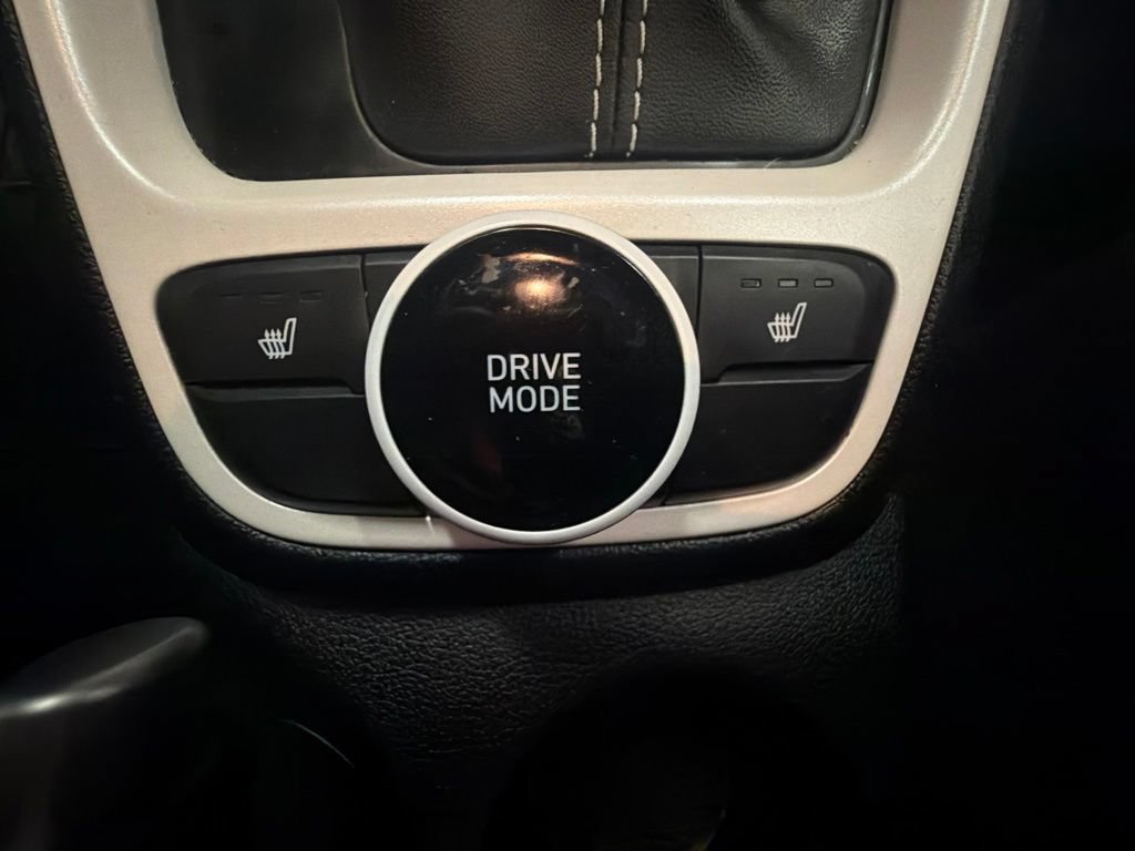 Used 2022 Hyundai Venue Limited FWD image 20