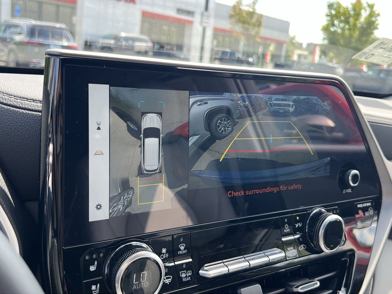 New 2026 Toyota Highlander Limited AWD/4WD image 14