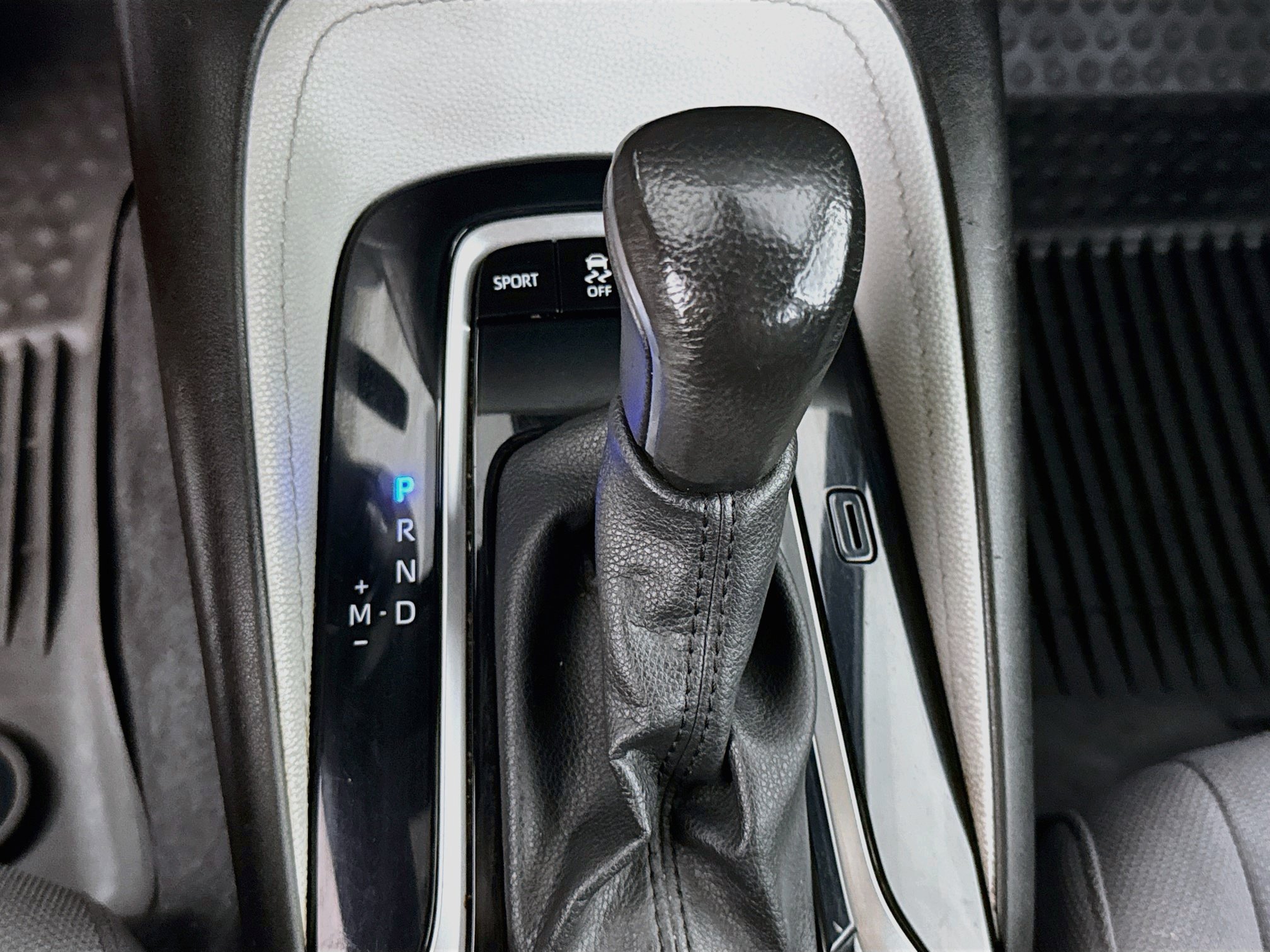 Used 2020 Toyota Corolla SE FWD image 31